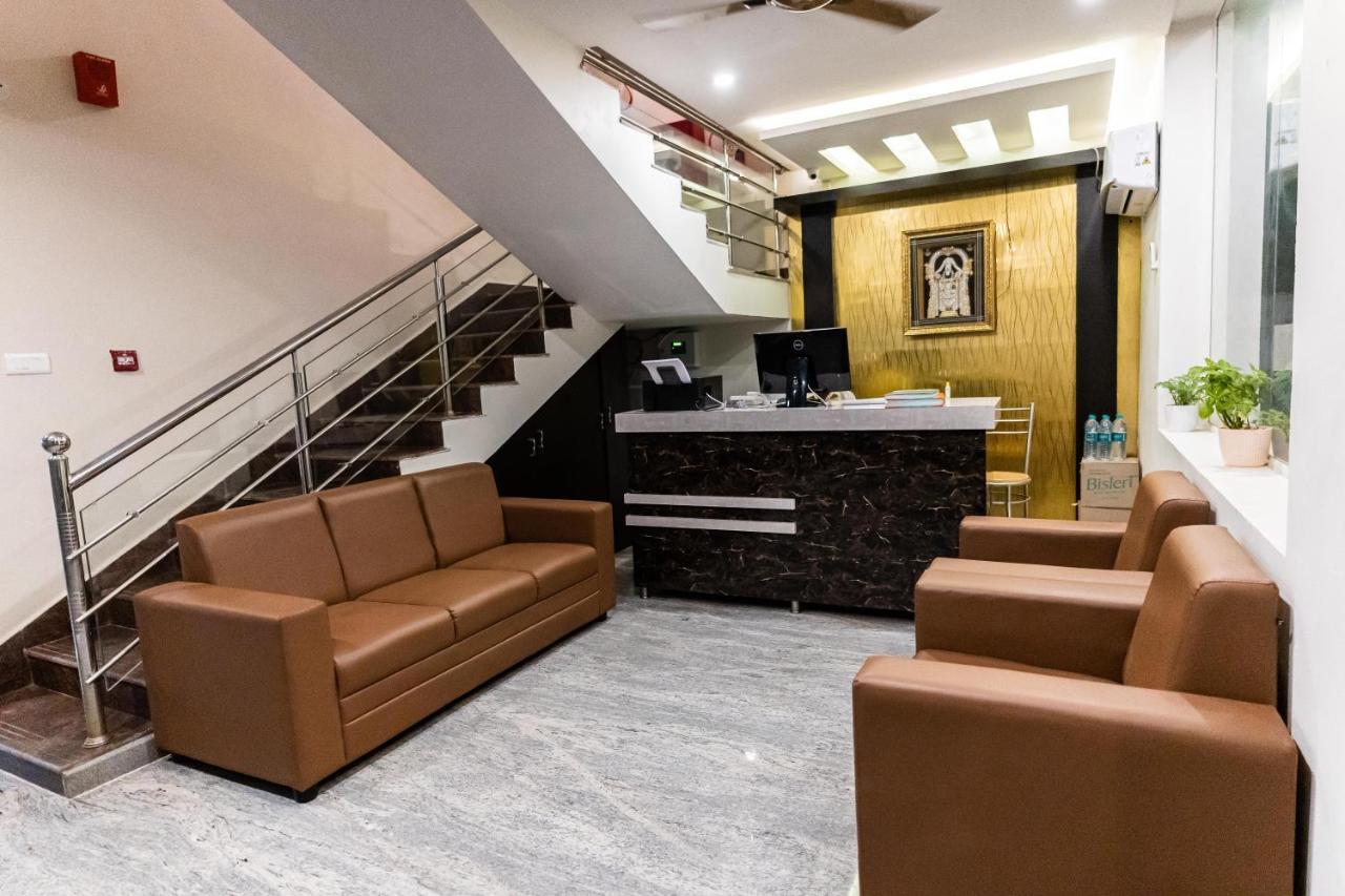 Hotel Mookambika Comforts Tirupati Extérieur photo